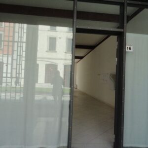 Negozio di 135 mq in Centro a Feltre con Doppia Entrata e Parcheggi Vicini