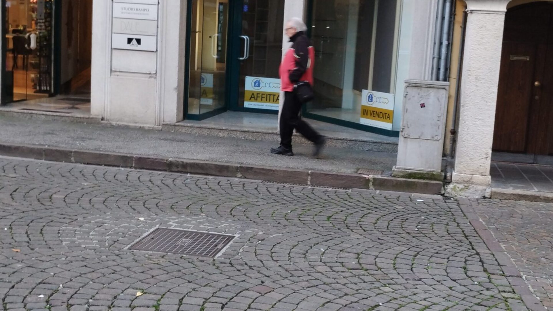 negozio-affitto-belluno (14)