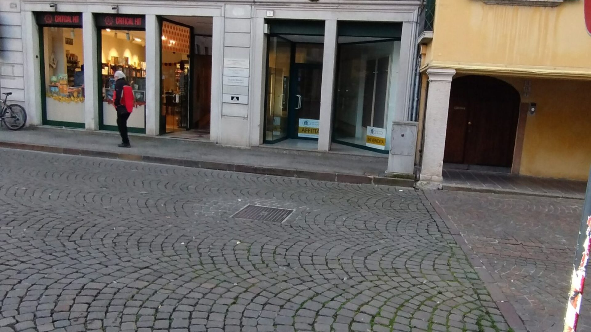 negozio-affitto-belluno (15)