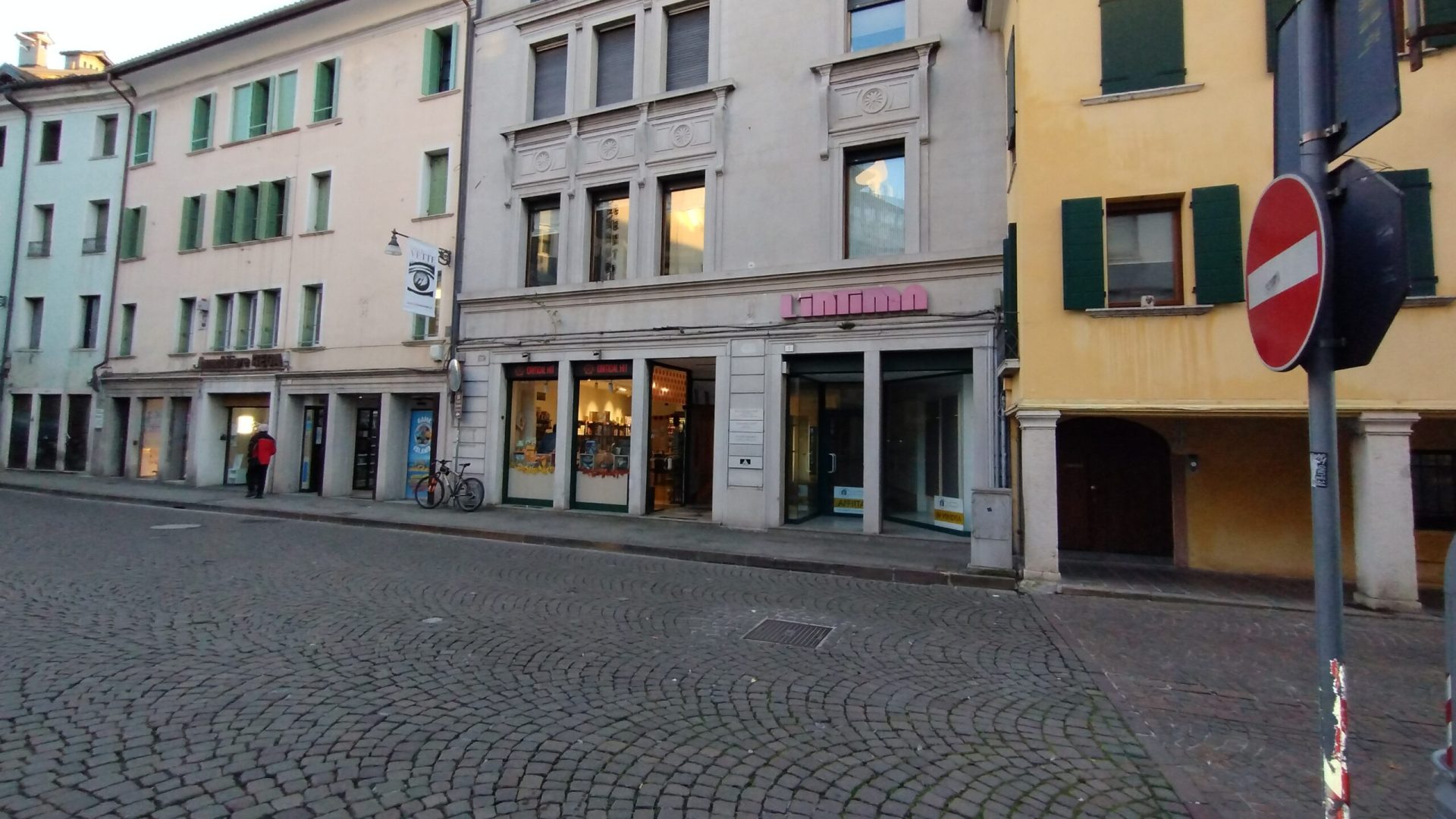 negozio-affitto-belluno (16)