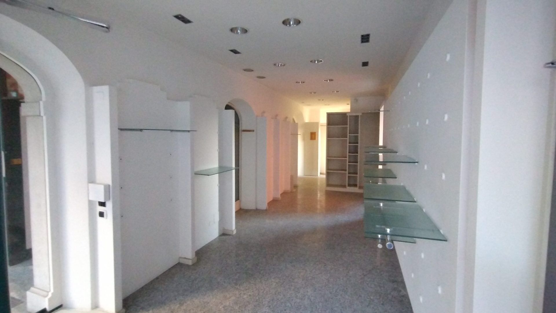 negozio-affitto-belluno (2)